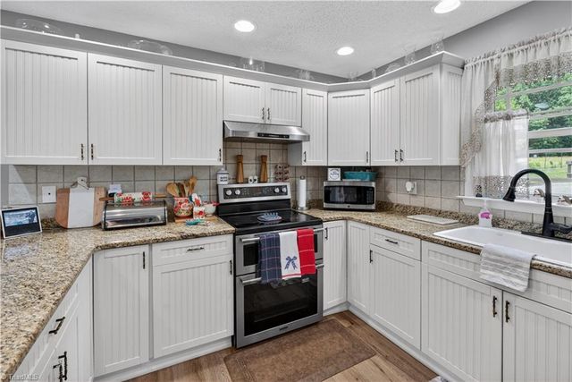 4630 Fern Creek Drive, Tobaccoville, NC 27050