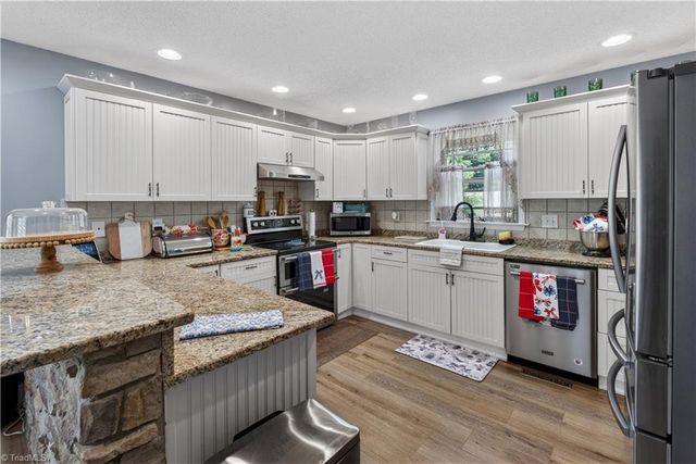 4630 Fern Creek Drive, Tobaccoville, NC 27050