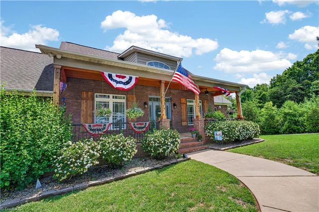 4630 Fern Creek Drive, Tobaccoville, NC 27050