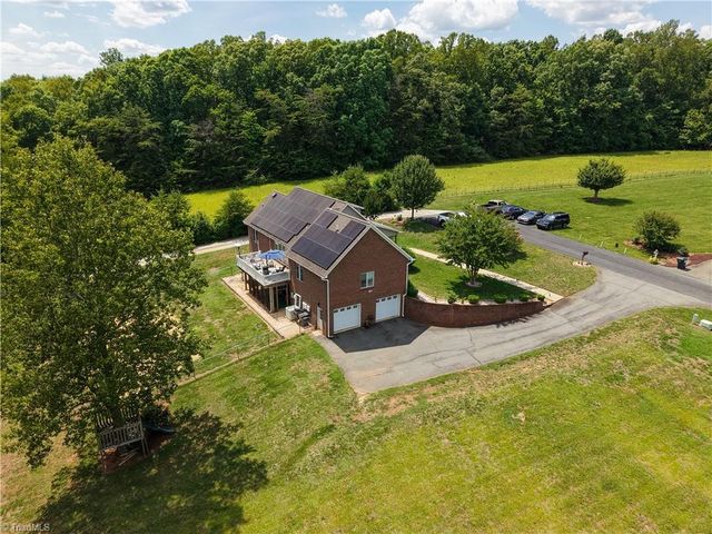 4630 Fern Creek Drive, Tobaccoville, NC 27050