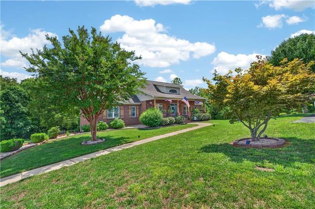 4630 Fern Creek Drive, Tobaccoville, NC 27050