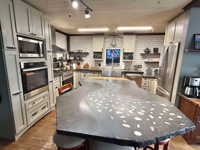 3489 Bay Arenac Line Road, Pinconning, MI 48650