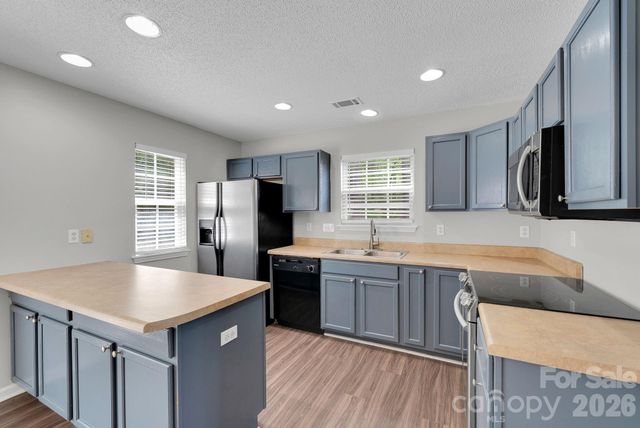 17039 Greenlawn Hills Court, Charlotte, NC 28213