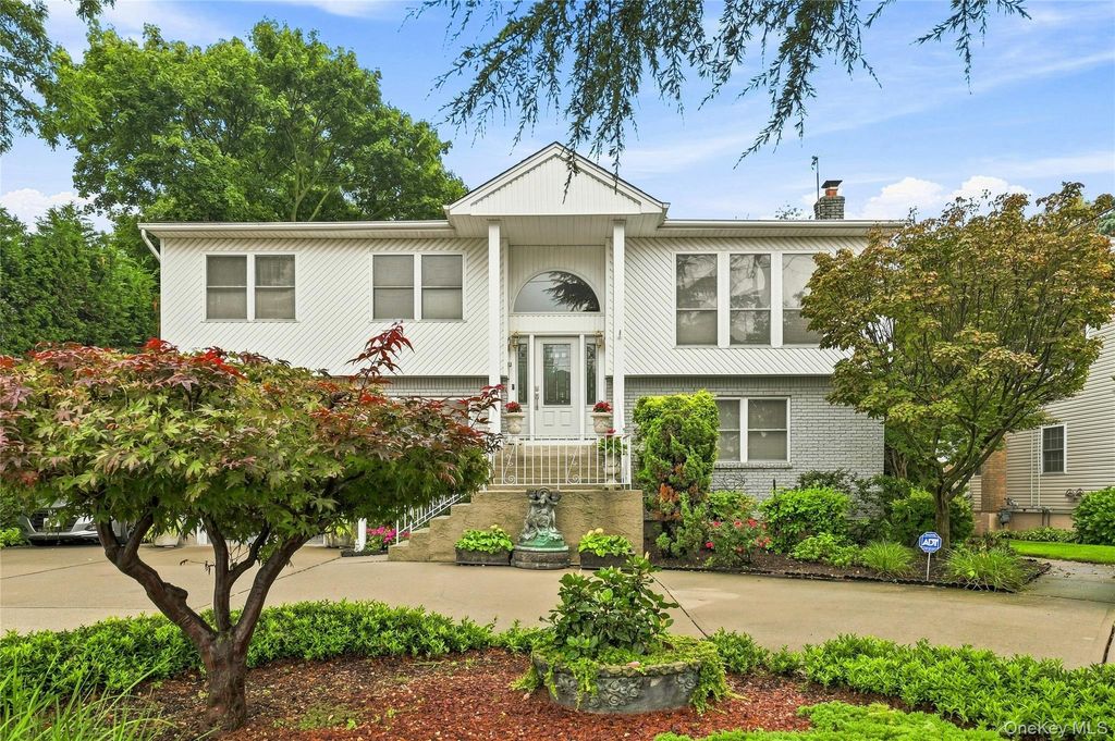 991 Newbridge Road, North Bellmore, NY 11710 — photo 2
