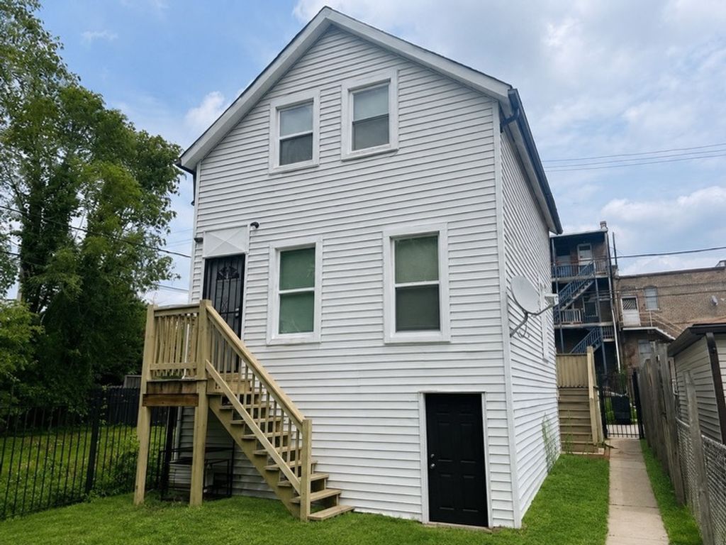 9035 S Exchange Avenue Coach-House, Chicago, IL 60617