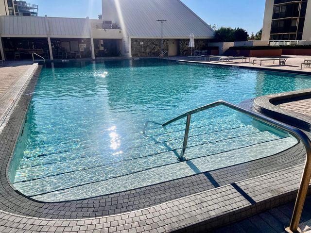 20379 W Country Club Drive 1932, Aventura, FL 33180