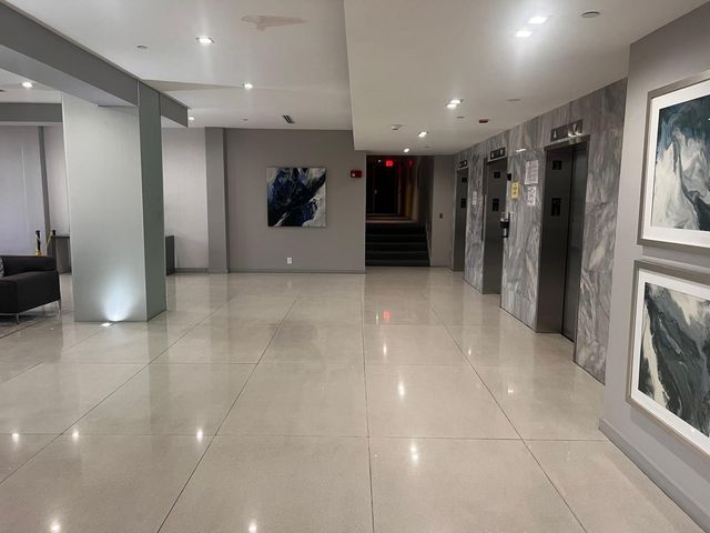 20379 W Country Club Drive 1932, Aventura, FL 33180