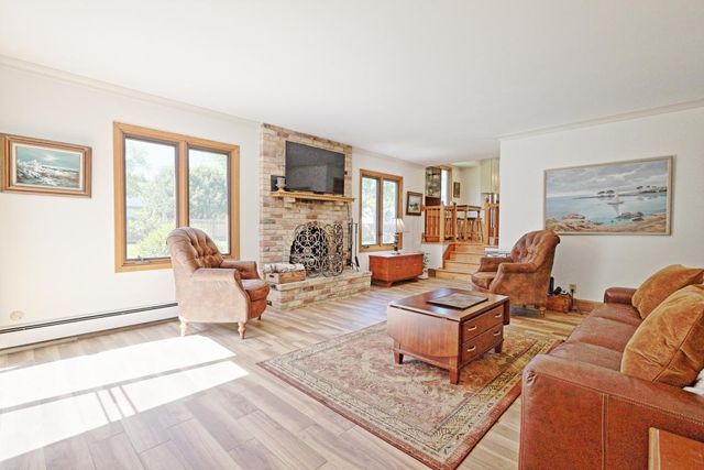 716 Eldridge Avenue E, Maplewood, MN 55117