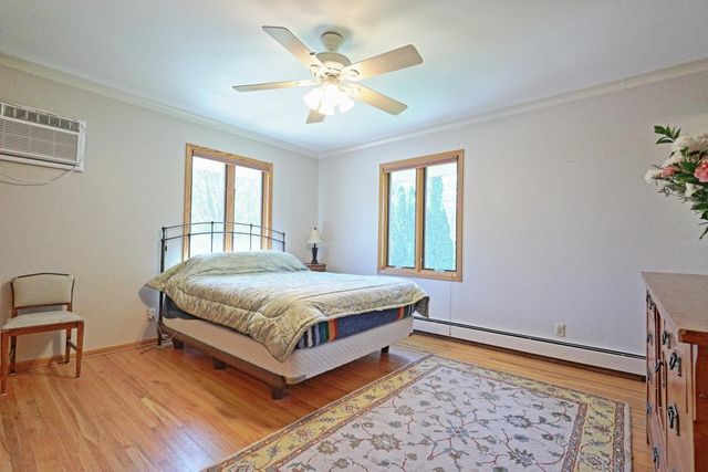 716 Eldridge Avenue E, Maplewood, MN 55117