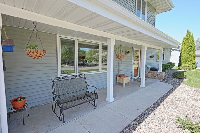 716 Eldridge Avenue E, Maplewood, MN 55117