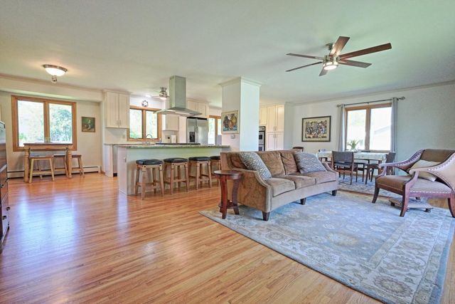 716 Eldridge Avenue E, Maplewood, MN 55117