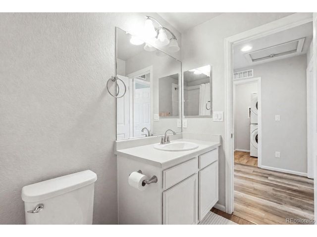 16291 Bolling Dr, Denver, CO 80239
