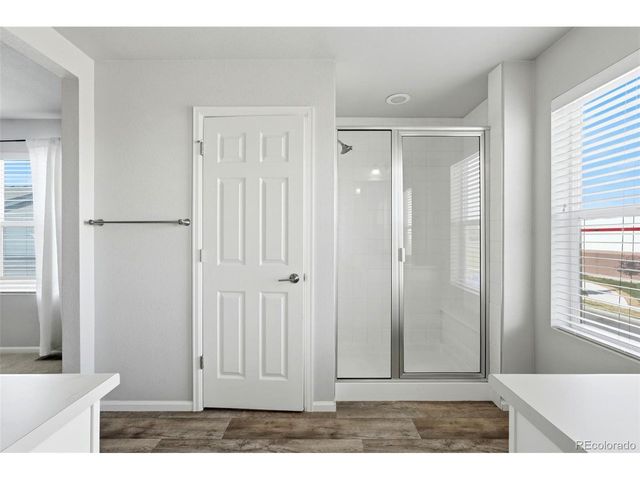 16291 Bolling Dr, Denver, CO 80239
