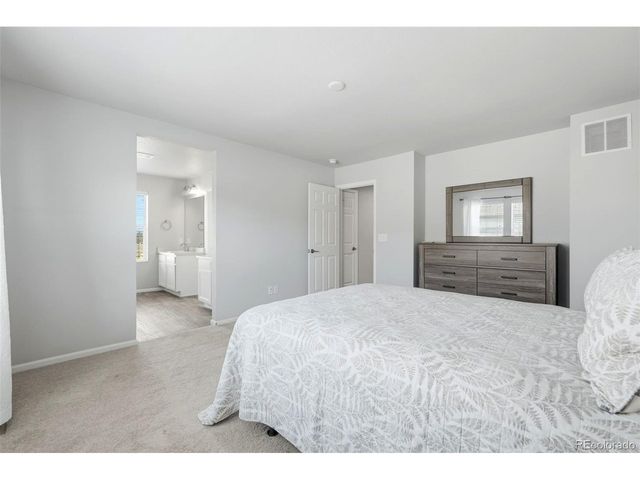 16291 Bolling Dr, Denver, CO 80239