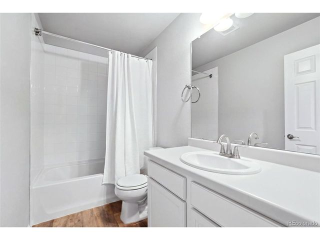 16291 Bolling Dr, Denver, CO 80239