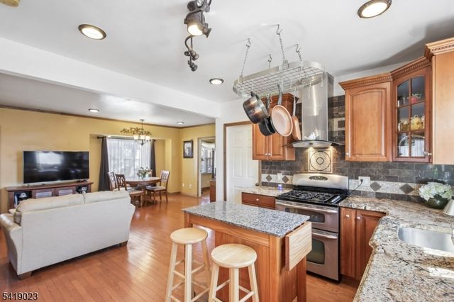 31 Bergen Blvd, Woodland Park, NJ 07424