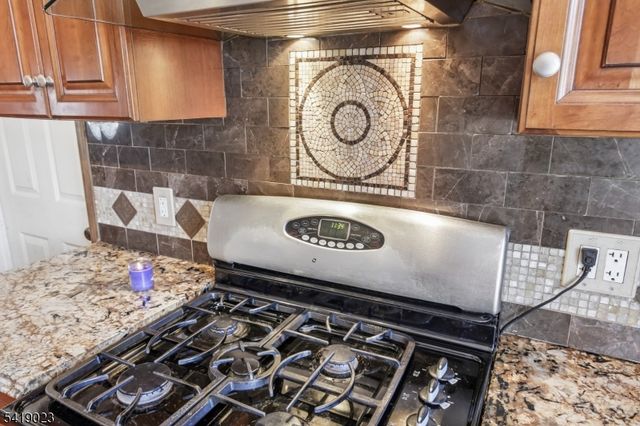 31 Bergen Blvd, Woodland Park, NJ 07424