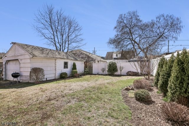 31 Bergen Blvd, Woodland Park, NJ 07424