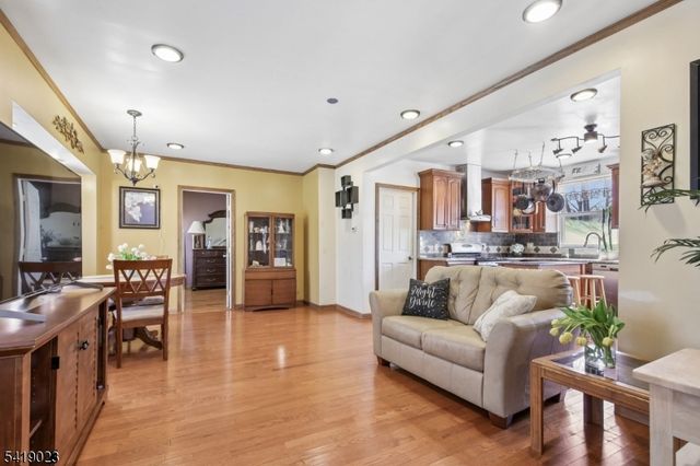 31 Bergen Blvd, Woodland Park, NJ 07424