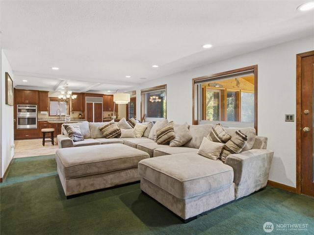 8024 Tanwax Drive SE, Olympia, WA 98513