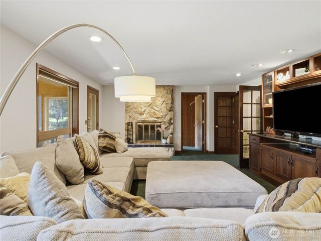 8024 Tanwax Drive SE, Olympia, WA 98513