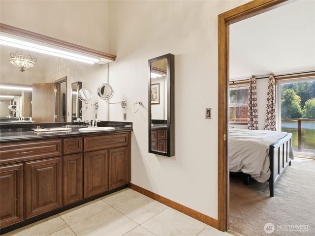 8024 Tanwax Drive SE, Olympia, WA 98513