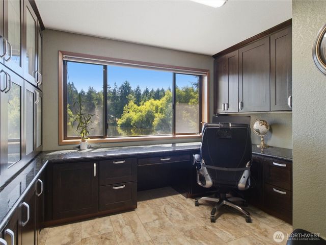 8024 Tanwax Drive SE, Olympia, WA 98513
