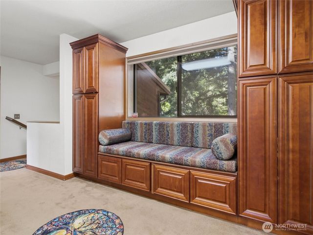 8024 Tanwax Drive SE, Olympia, WA 98513