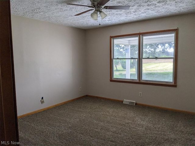 13096 Smith Road, Wellington, OH 44090
