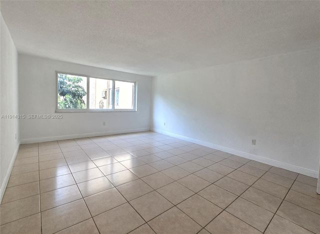 6940 Miami Gardens Drive 1319, Hialeah, FL 33015