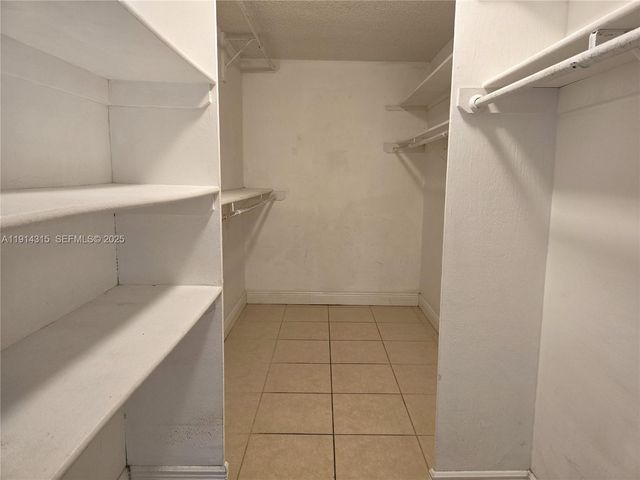 6940 Miami Gardens Drive 1319, Hialeah, FL 33015