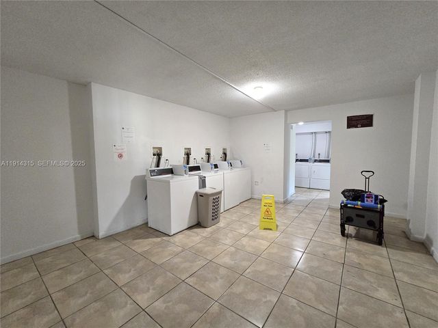 6940 Miami Gardens Drive 1319, Hialeah, FL 33015