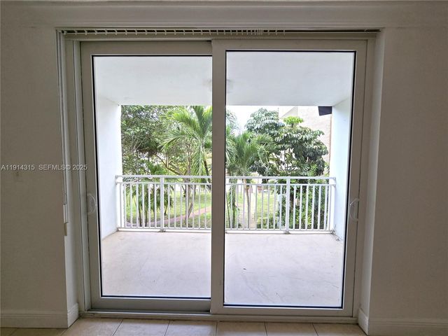 6940 Miami Gardens Drive 1319, Hialeah, FL 33015
