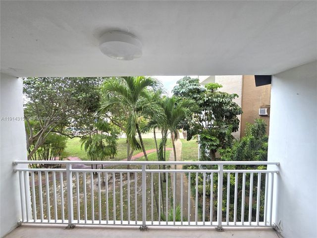6940 Miami Gardens Drive 1319, Hialeah, FL 33015