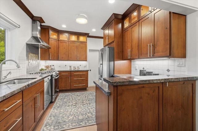 290 Leland Avenue, Palo Alto, CA 94306