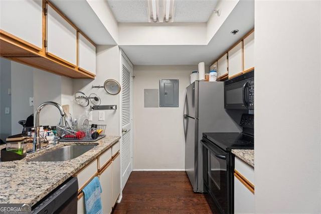 795 HAMMOND Drive 505, Atlanta, GA 30328