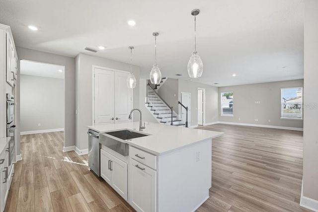 1572 TRAILHEAD LANE, Zephyrhills, FL 33541