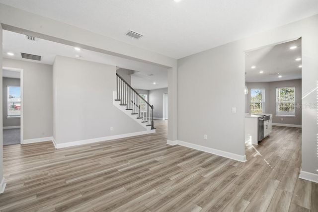 1572 TRAILHEAD LANE, Zephyrhills, FL 33541