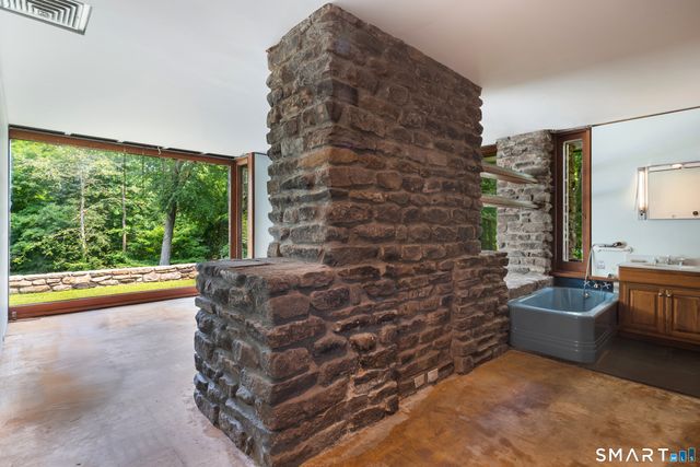 192 Cross Ridge Road, New Canaan, CT 06840
