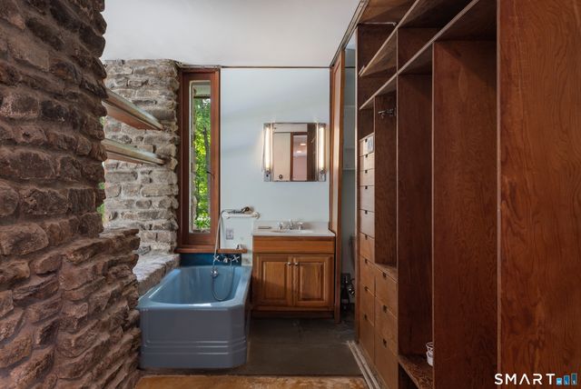 192 Cross Ridge Road, New Canaan, CT 06840
