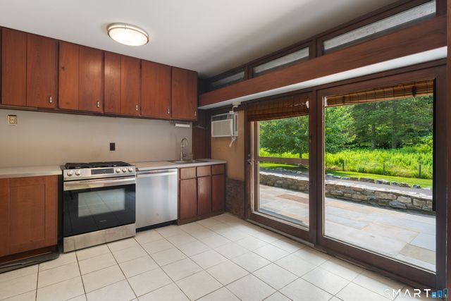 192 Cross Ridge Road, New Canaan, CT 06840