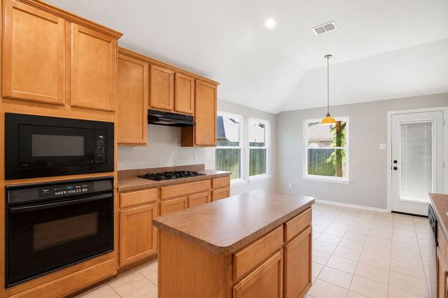 2606 Dogwood Trail, Mansfield, TX 76063
