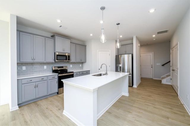 849 York Alley, Acworth, GA 30102