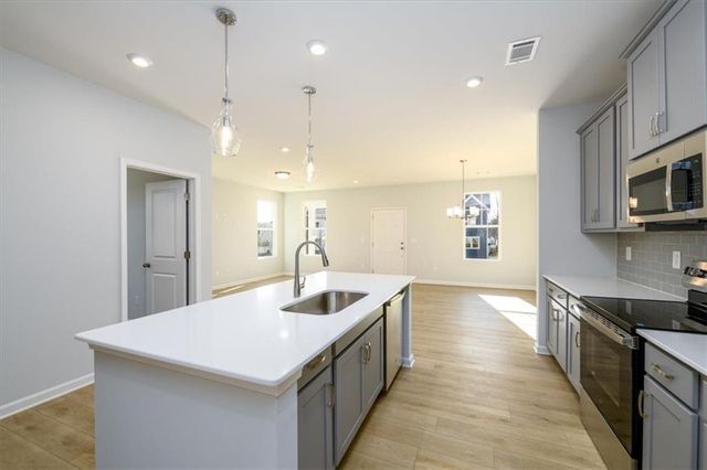 849 York Alley, Acworth, GA 30102