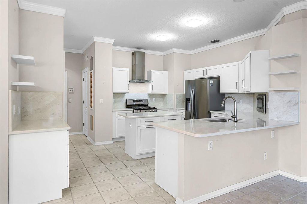 Image 7 of property listing at 16515 NIKKI LANE, Odessa, FL 33556