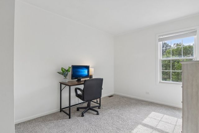 1201 Yosemite Parkway, Algonquin, IL 60102