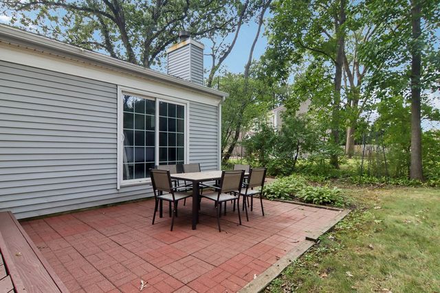 1201 Yosemite Parkway, Algonquin, IL 60102