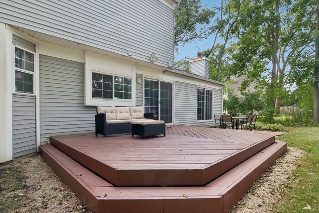 1201 Yosemite Parkway, Algonquin, IL 60102