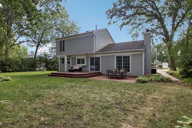 1201 Yosemite Parkway, Algonquin, IL 60102