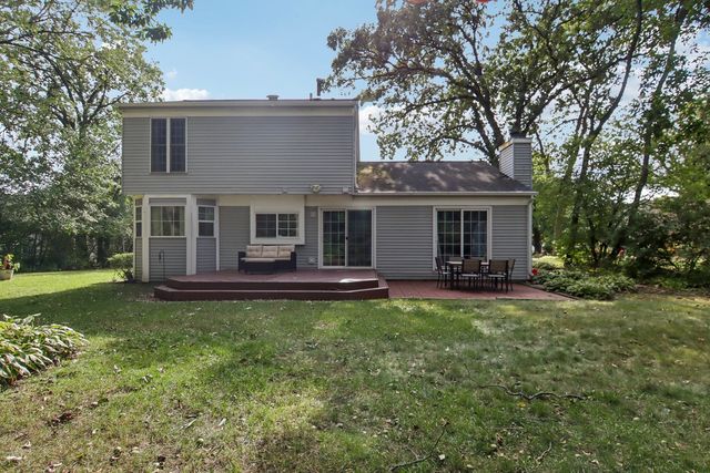1201 Yosemite Parkway, Algonquin, IL 60102